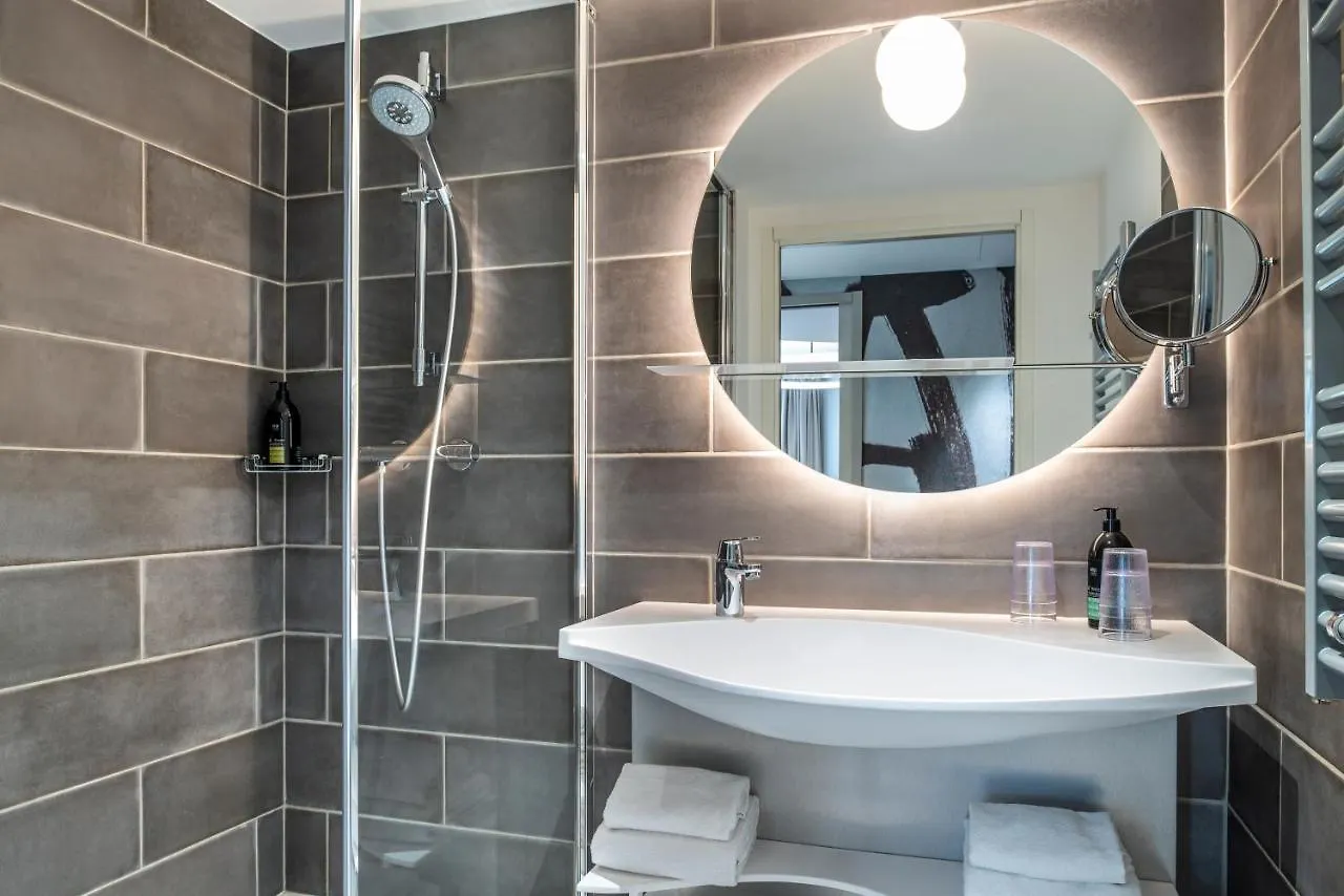 Adagio Nation Aparthotel 4*